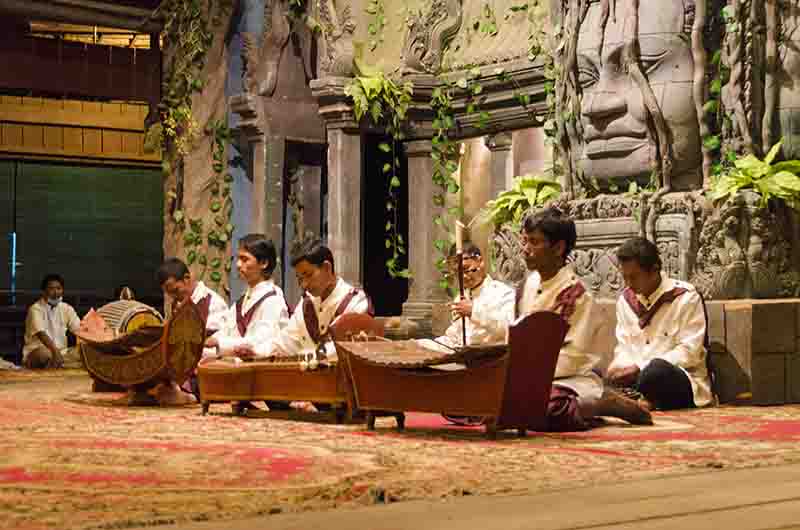 76 - Camboya - Siem Reap - danzas tradicionales - musicos